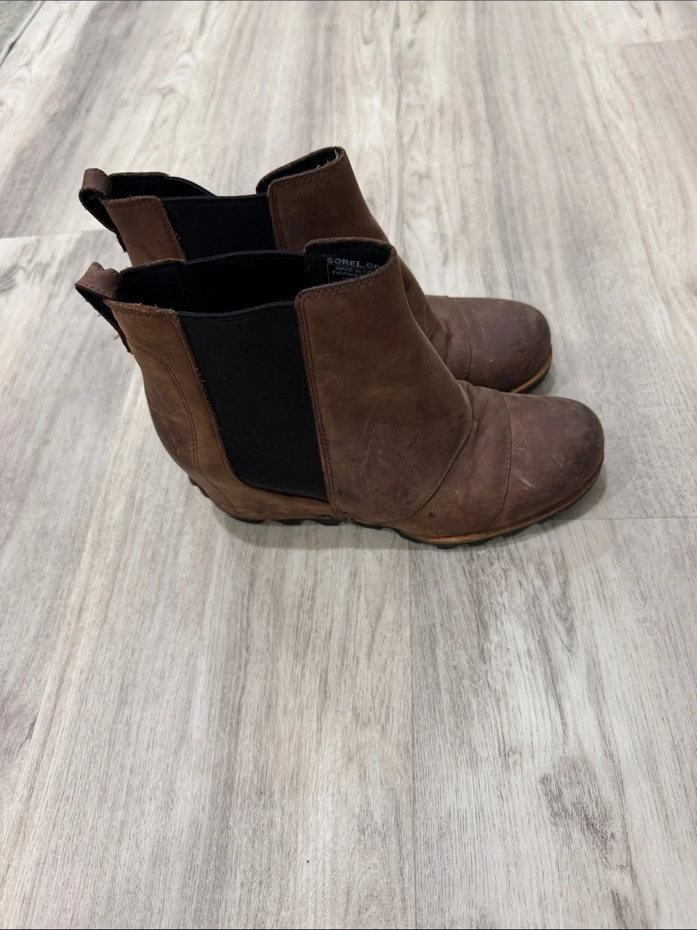 Sorel Women's Joan of Arctic wedge II  Brown Chelsea Ankle Boots size 10